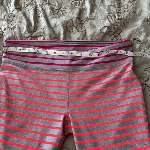 Under Armour | Striped Leggings Size M - Picture 7 of 9